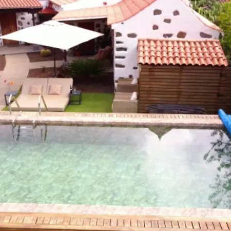 بيت للعطل La Casona Del Almendro San Bartolomé