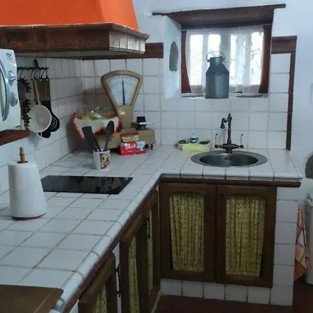La Casona Del Almendro بيت للعطل *